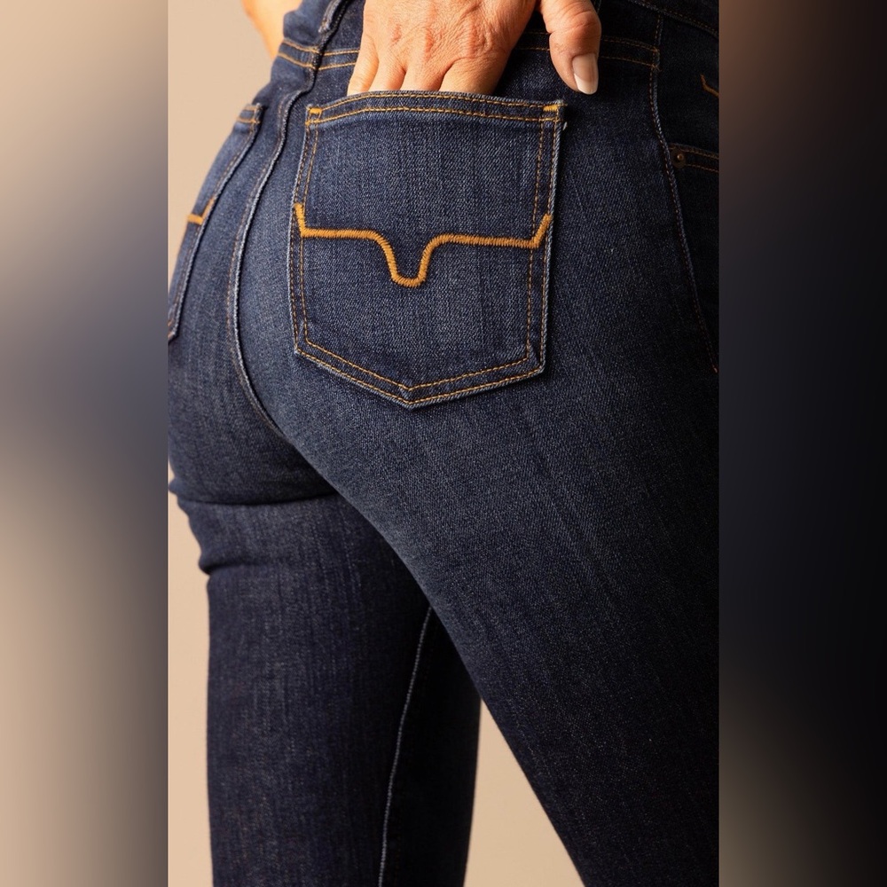 Kimes Ranch Women's Jennifer Dark Wash Jeans  Boot Cut Jeans size 8/34 - Picture 4 of 7
